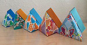 [Non-Modular Triangular Origami Pop Boxes]